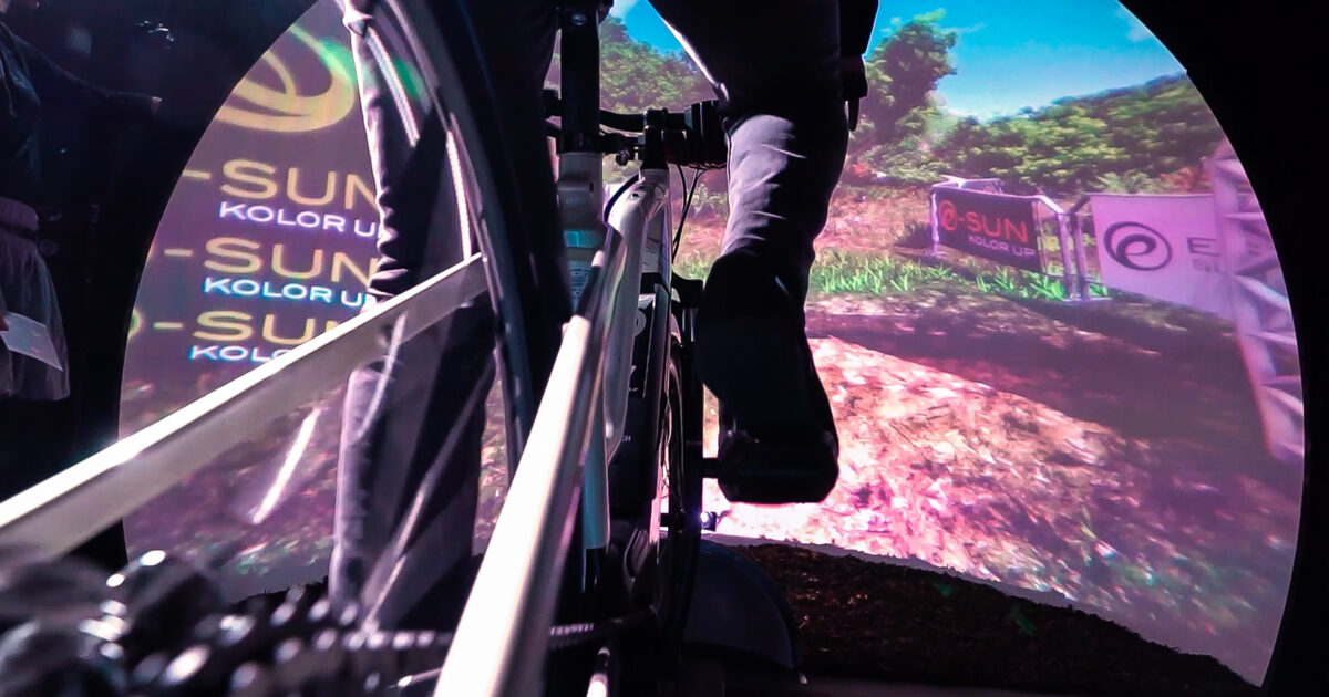 Theoriz - Essilor bike simulator - Immersive bike simulator to ...